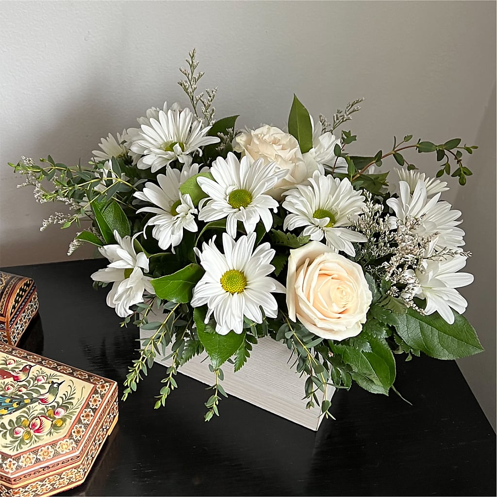 Fresh Linen Box Bouquet –  Francis Florist, Pomeroy OH